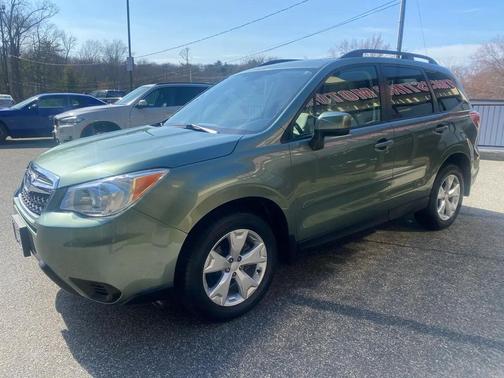 Green 2015 Subaru Forester 2.5i Premium