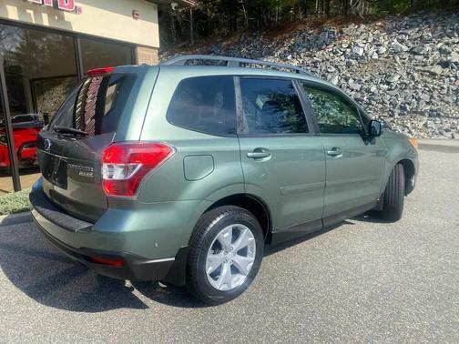 Green 2015 Subaru Forester 2.5i Premium