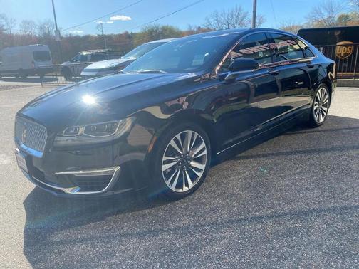 Infinite Black Metallic 2019 Lincoln MKZ Reserve II