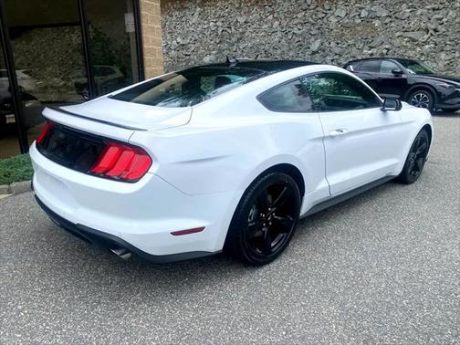2021 Ford Mustang EcoBoost
