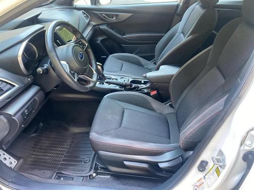 Crystal White Pearl 2019 Subaru Impreza 2.0i Sport