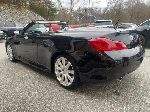 2011 INFINITI G37 Sport