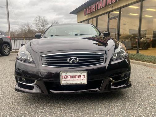 2011 INFINITI G37 Sport