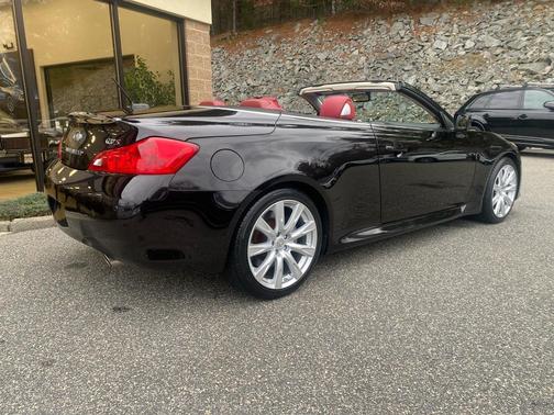 2011 INFINITI G37 Sport