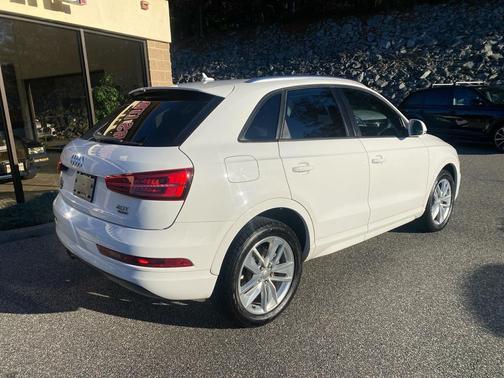 2017 Audi Q3 Premium quattro