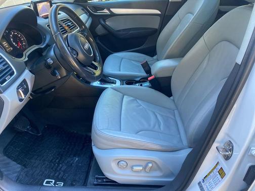 2017 Audi Q3 Premium quattro