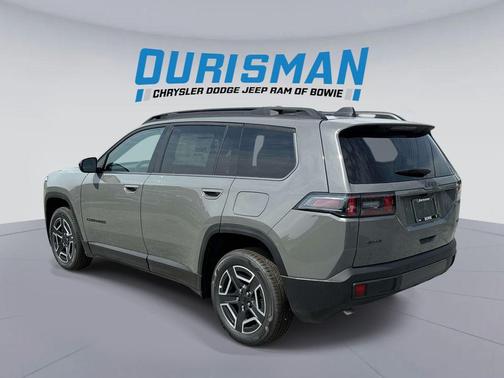 Sting-Gray Clearcoat 2026 Jeep Cherokee Laredo 4x4