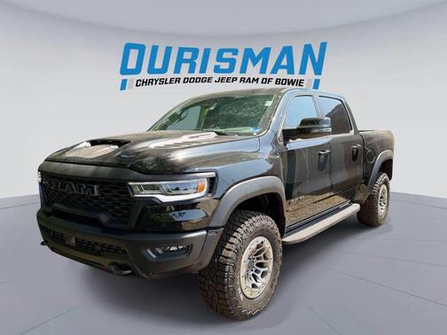 Diamond Black Crystal Pearlcoat 2026 RAM 1500 RHO Crew Cab 4x4 5'7' Box