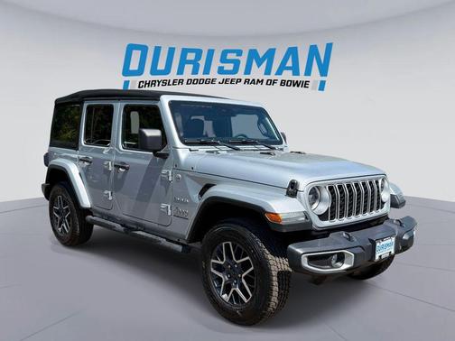 Silver Zynith Clearcoat 2024 Jeep Wrangler 4-Door Sahara 4x4