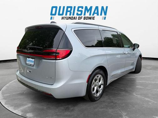 Silver Mist Clearcoat 2023 Chrysler Pacifica Limited