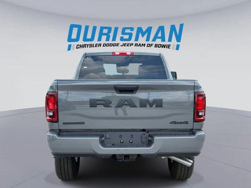 Ceramic Gray Clearcoat 2026 RAM 2500 Big Horn Crew Cab 4x4 6'4' Box