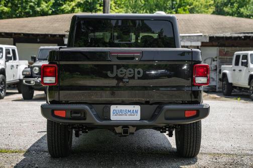 2025 Jeep Gladiator Sport S