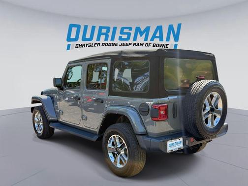 Sting-Gray Clearcoat 2022 Jeep Wrangler Unlimited Sahara