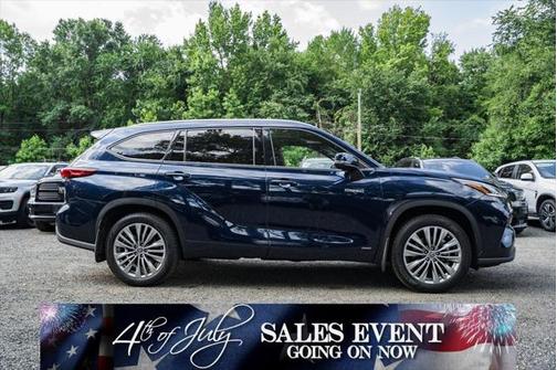2021 Toyota Highlander Hybrid Platinum