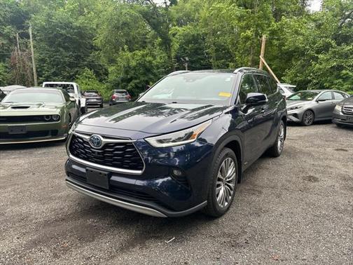 2021 Toyota Highlander Hybrid Platinum