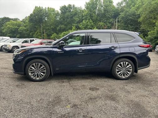 2021 Toyota Highlander Hybrid Platinum