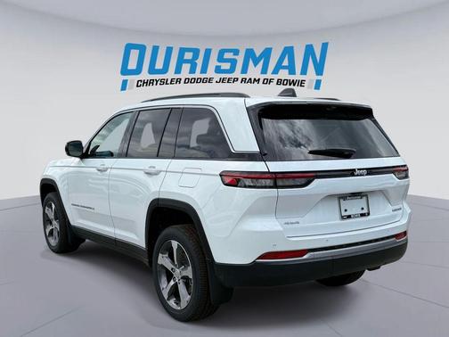 Bright White Clearcoat 2026 Jeep Grand Cherokee Limited