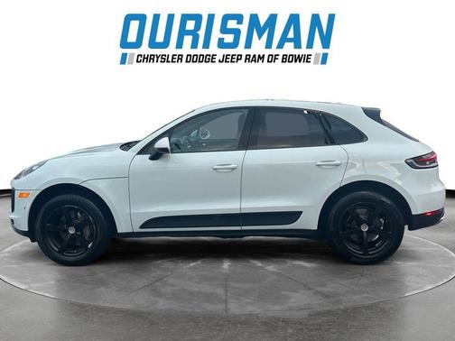 2021 Porsche Macan Base