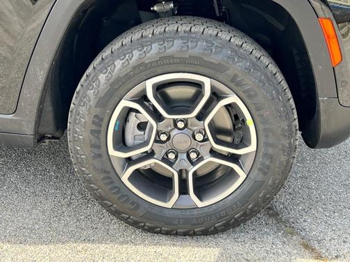 2023 Jeep Grand Cherokee 4xe Trailhawk