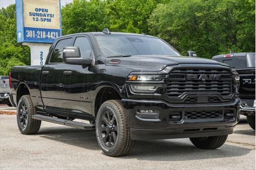 2025 RAM 3500 Big Horn Crew Cab 4x4 6'4' Box