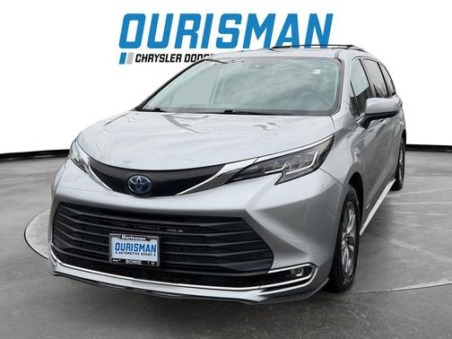 2021 Toyota Sienna XLE 8 Passenger