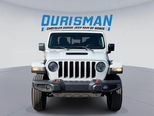 Bright White Clearcoat 2021 Jeep Gladiator Mojave 4x4