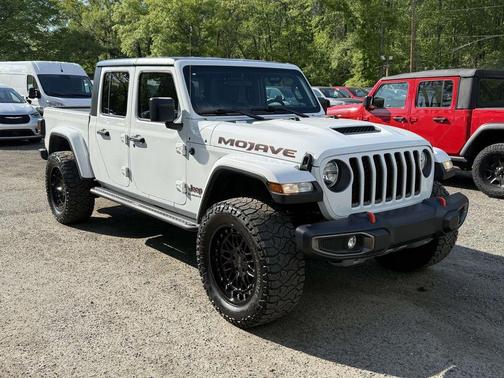 Bright White Clearcoat 2021 Jeep Gladiator Mojave 4x4