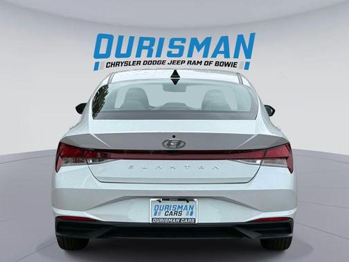 Quartz White 2022 Hyundai ELANTRA SEL