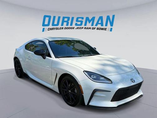 Halo 2023 Toyota GR86 Premium