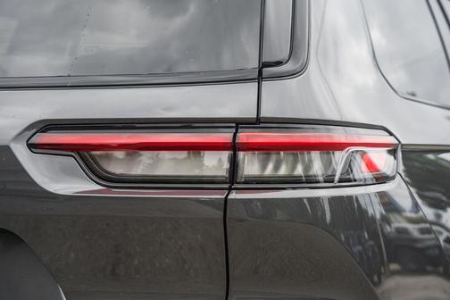 Baltic Gray Metallic Clearcoat 2025 Jeep Grand Cherokee L Limited