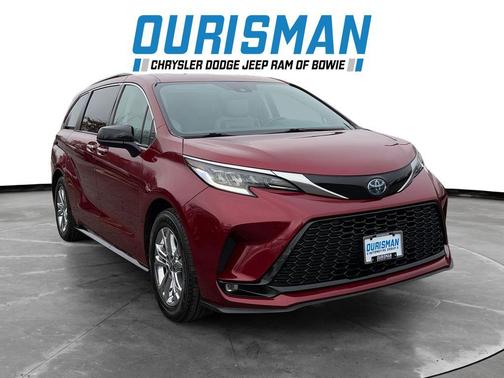 2022 Toyota Sienna XSE 7 Passenger