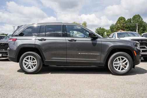 2025 Jeep Grand Cherokee Laredo