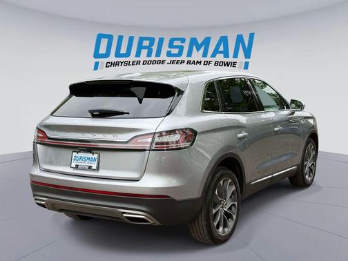 Silver Radiance Metallic Clearcoat 2023 Lincoln Nautilus Reserve