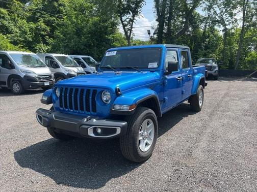2022 Jeep Gladiator Sport S