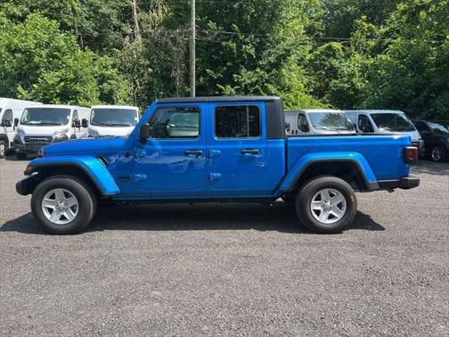 2022 Jeep Gladiator Sport S