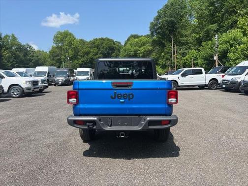 2022 Jeep Gladiator Sport S