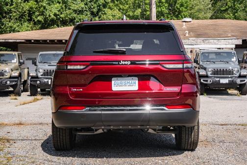 2025 Jeep Grand Cherokee Laredo