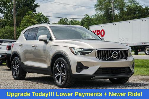 2023 Volvo XC40 B5 Plus Bright Theme