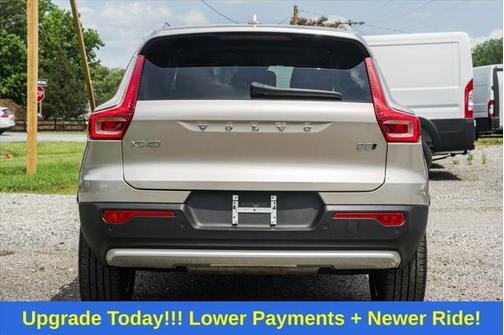 2023 Volvo XC40 B5 Plus Bright Theme