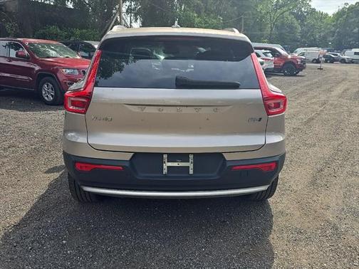 2023 Volvo XC40 B5 Plus Bright Theme
