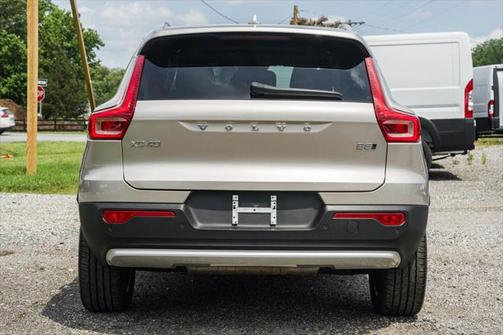 2023 Volvo XC40 B5 Plus Bright Theme