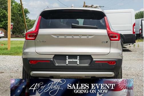 2023 Volvo XC40 B5 Plus Bright Theme