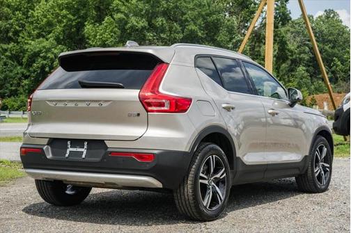 2023 Volvo XC40 B5 Plus Bright Theme
