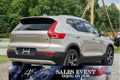 2023 Volvo XC40 B5 Plus Bright Theme