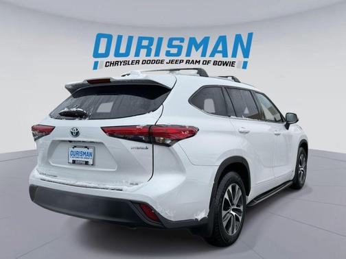 2022 Toyota Highlander Hybrid XLE