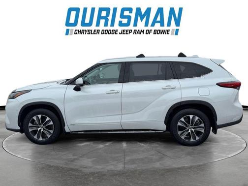 2022 Toyota Highlander Hybrid XLE