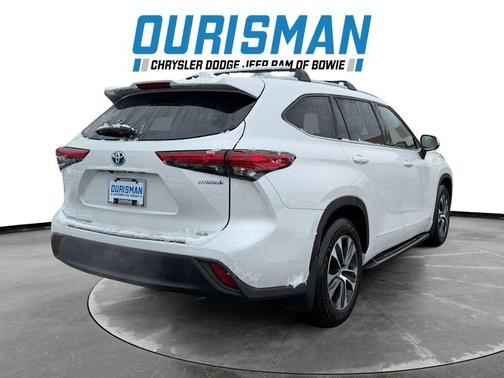 2022 Toyota Highlander Hybrid XLE