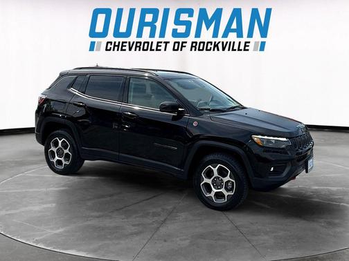 Diamond Black Crystal Pearlcoat 2022 Jeep Compass Trailhawk