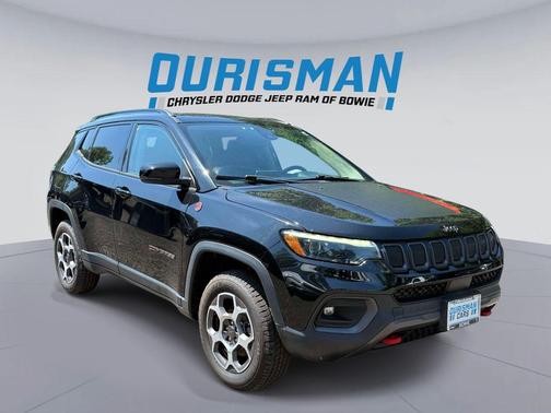 Diamond Black Crystal Pearlcoat 2022 Jeep Compass Trailhawk