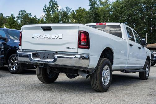 2025 RAM 2500 Tradesman Crew Cab 4x4 8' Box